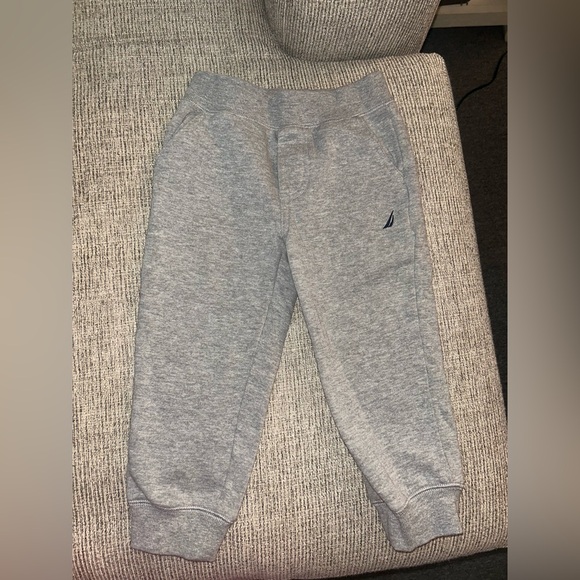 Lot of 5 pairs of sweatpants for kids size 3t - Picture 2 of 11